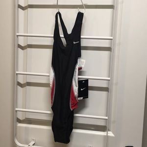 Brand new nike suit.
